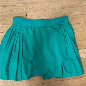 ALO Yoga kelly green skirt
